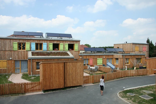 panneaux photovoltaïques sur les toits de Loos-en-Gohelle