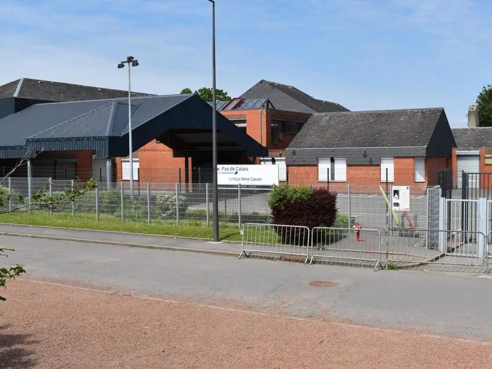 Extérieur du collège René Cassin de Loos-en-Gohelle